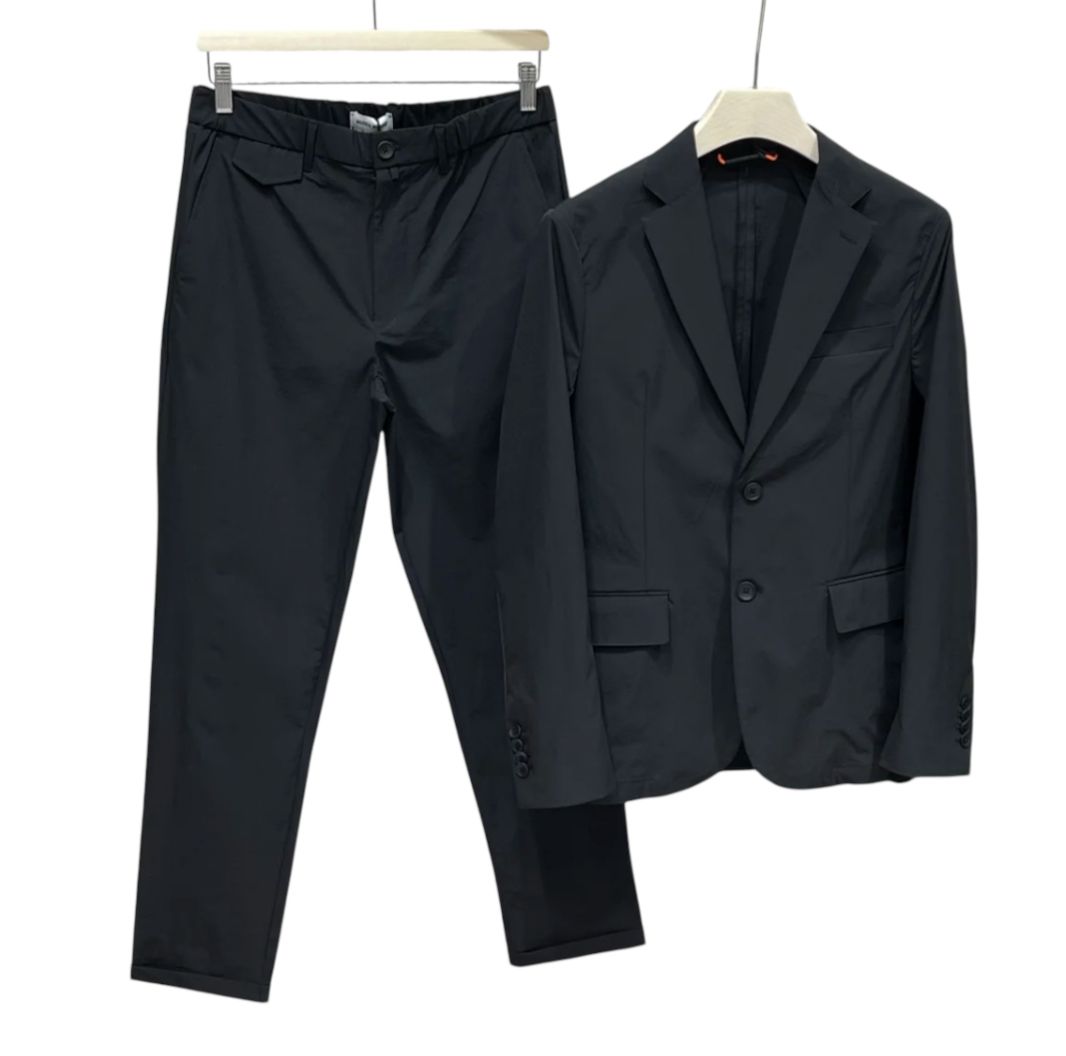 ABITO TESSUTO TECNICO