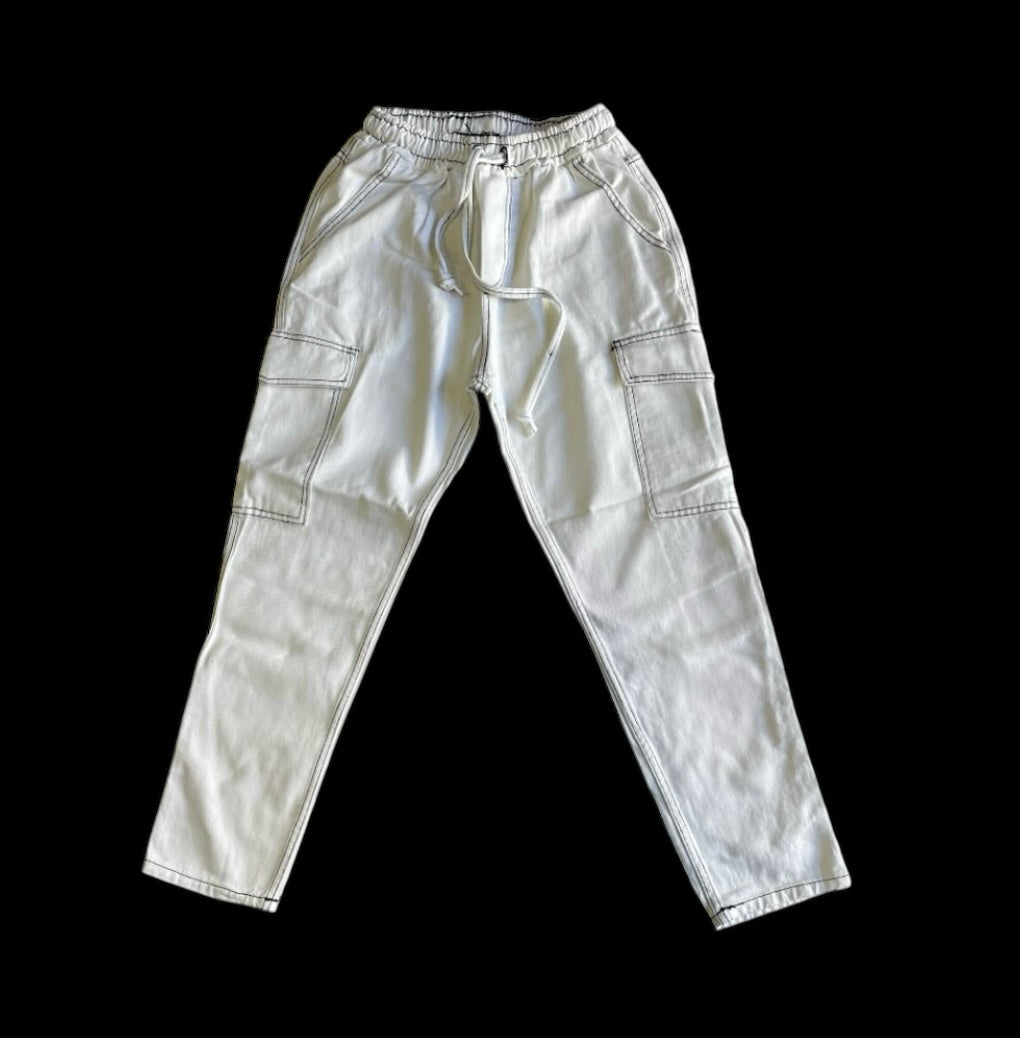 JEANS CON ELASTICO IN VITA