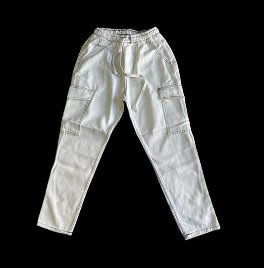 JEANS CON ELASTICO IN VITA