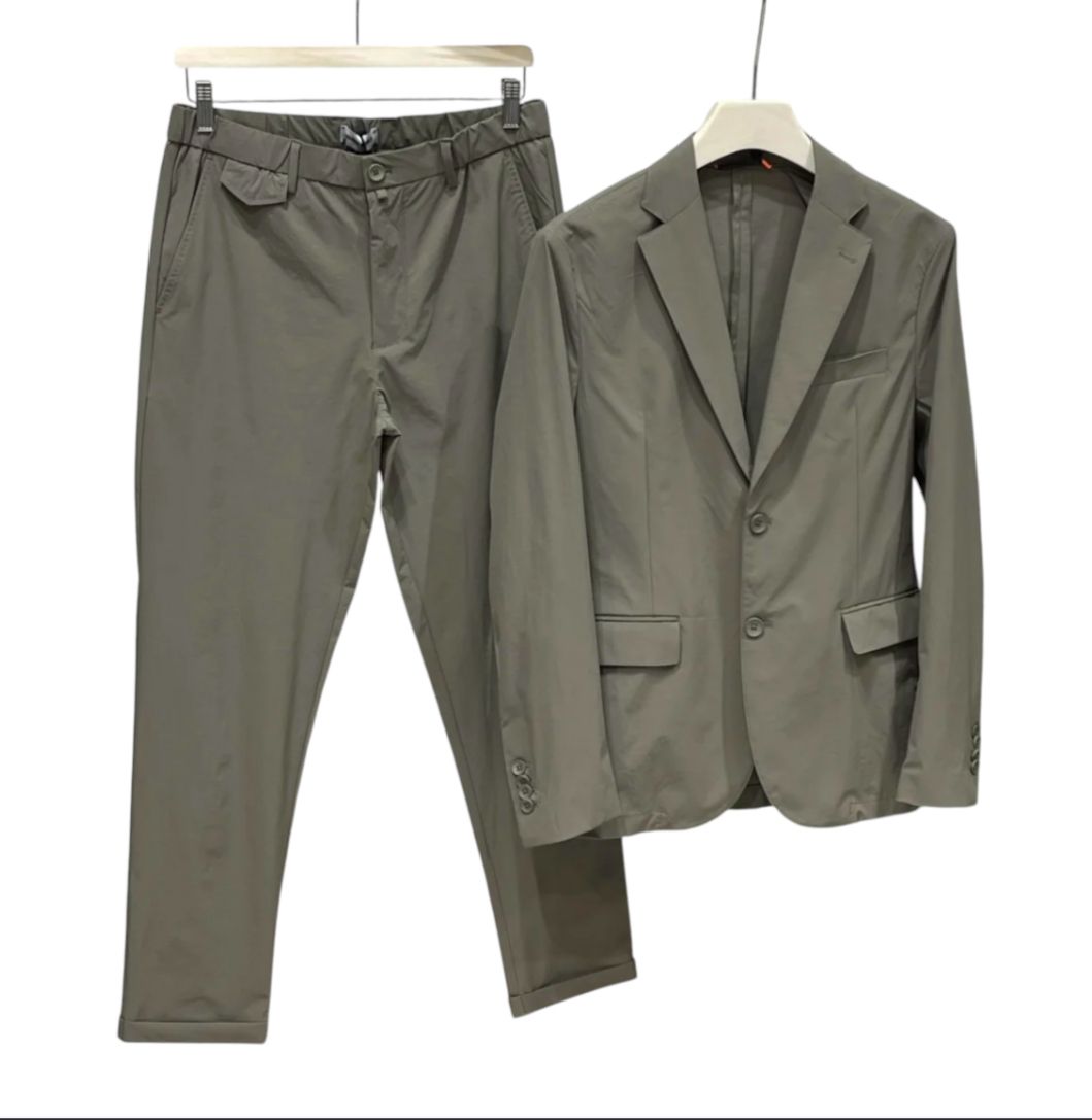 ABITO TESSUTO TECNICO